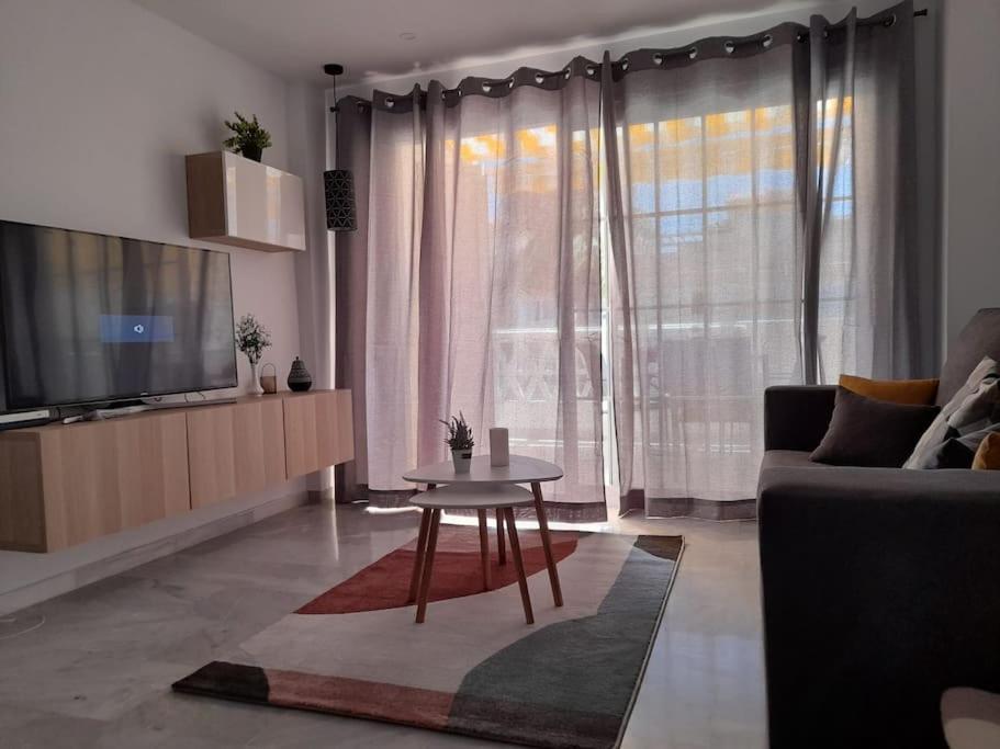 Encantador Apartamento Residencial Con Piscina Торремолинос Экстерьер фото